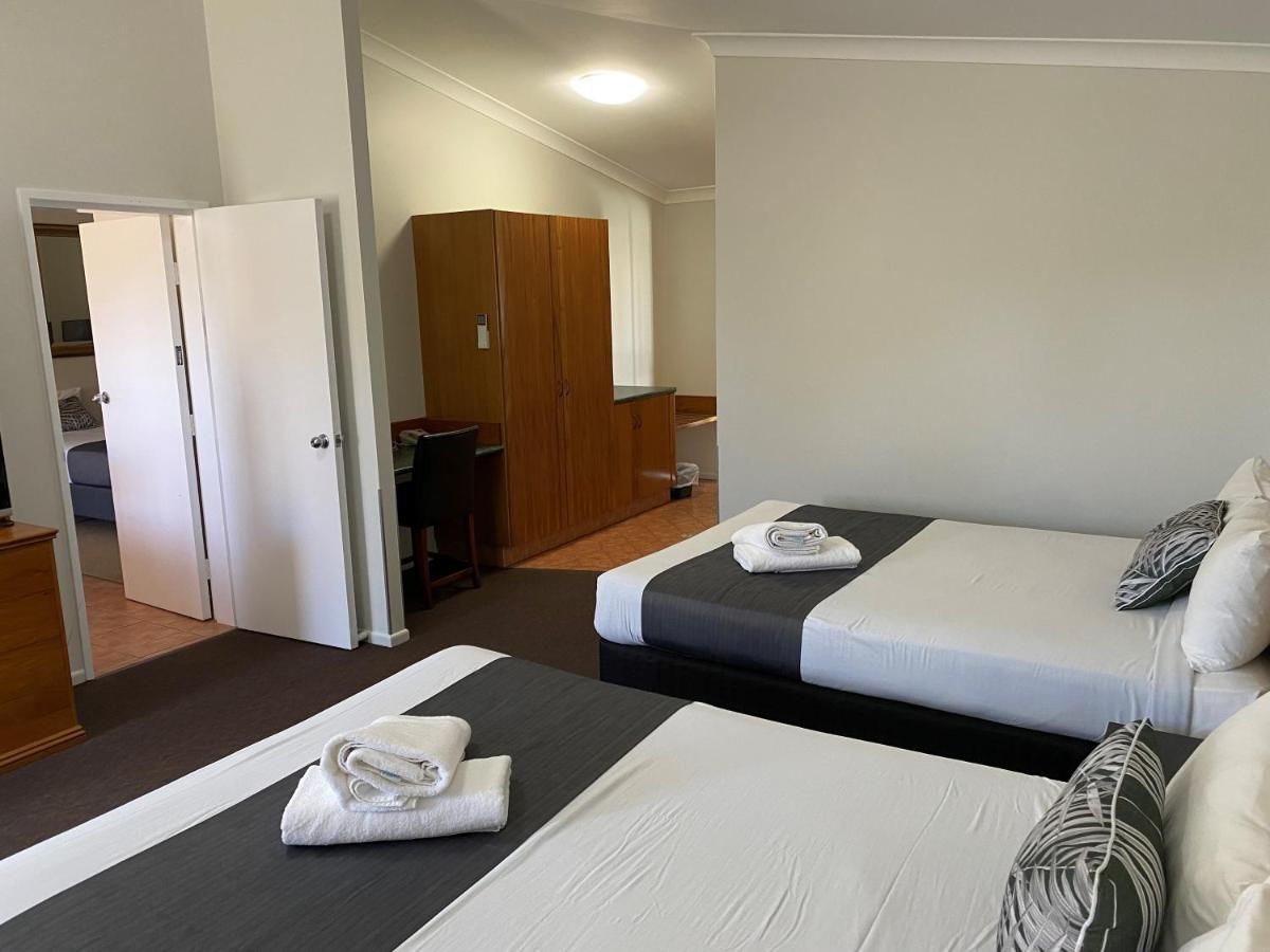 Emerald Explorers Inn Kültér fotó