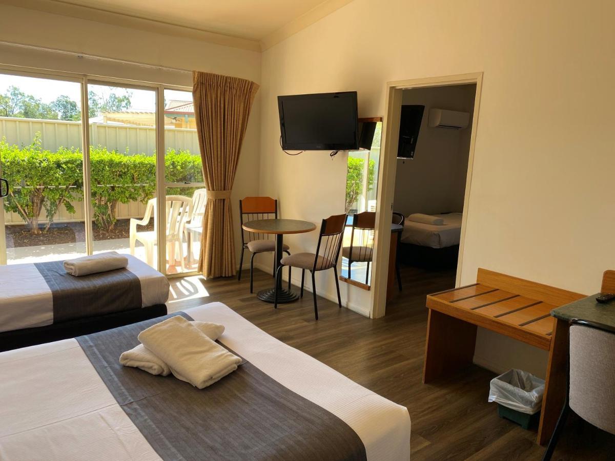 Emerald Explorers Inn Kültér fotó