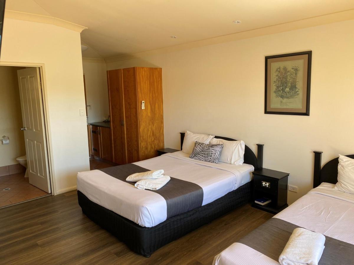 Emerald Explorers Inn Kültér fotó
