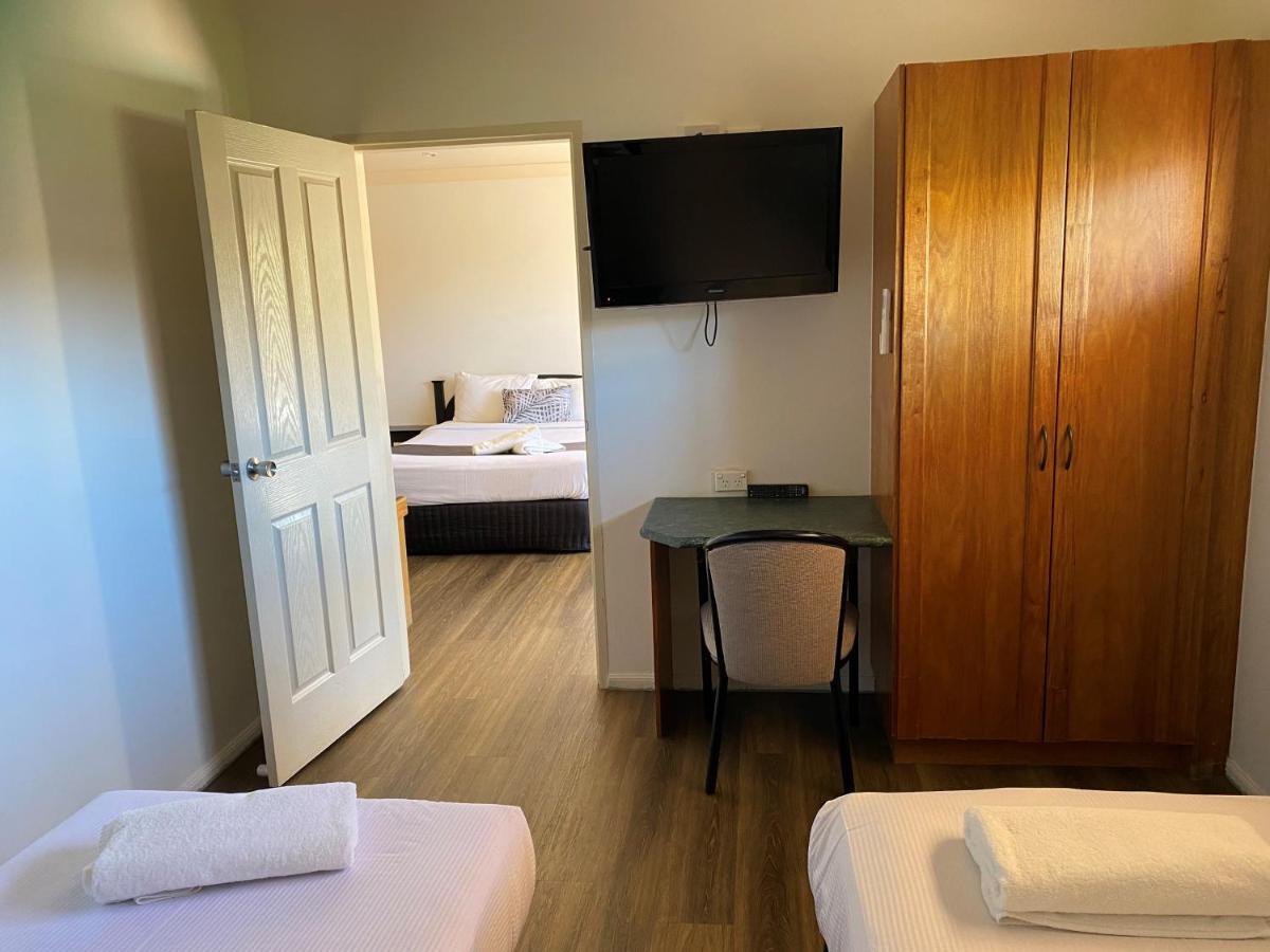 Emerald Explorers Inn Kültér fotó