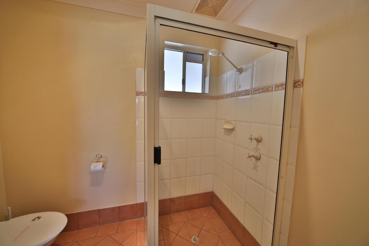 Emerald Explorers Inn Kültér fotó